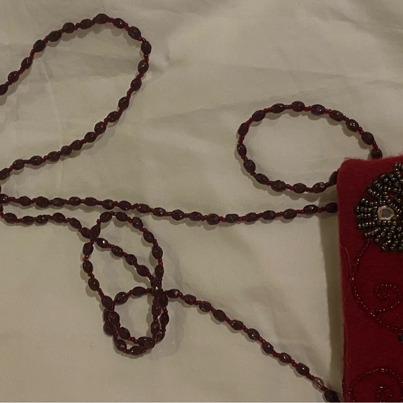 MOYNA Vintage Hand-beaded Over the Shoulder Bag - Picture 6 of 7